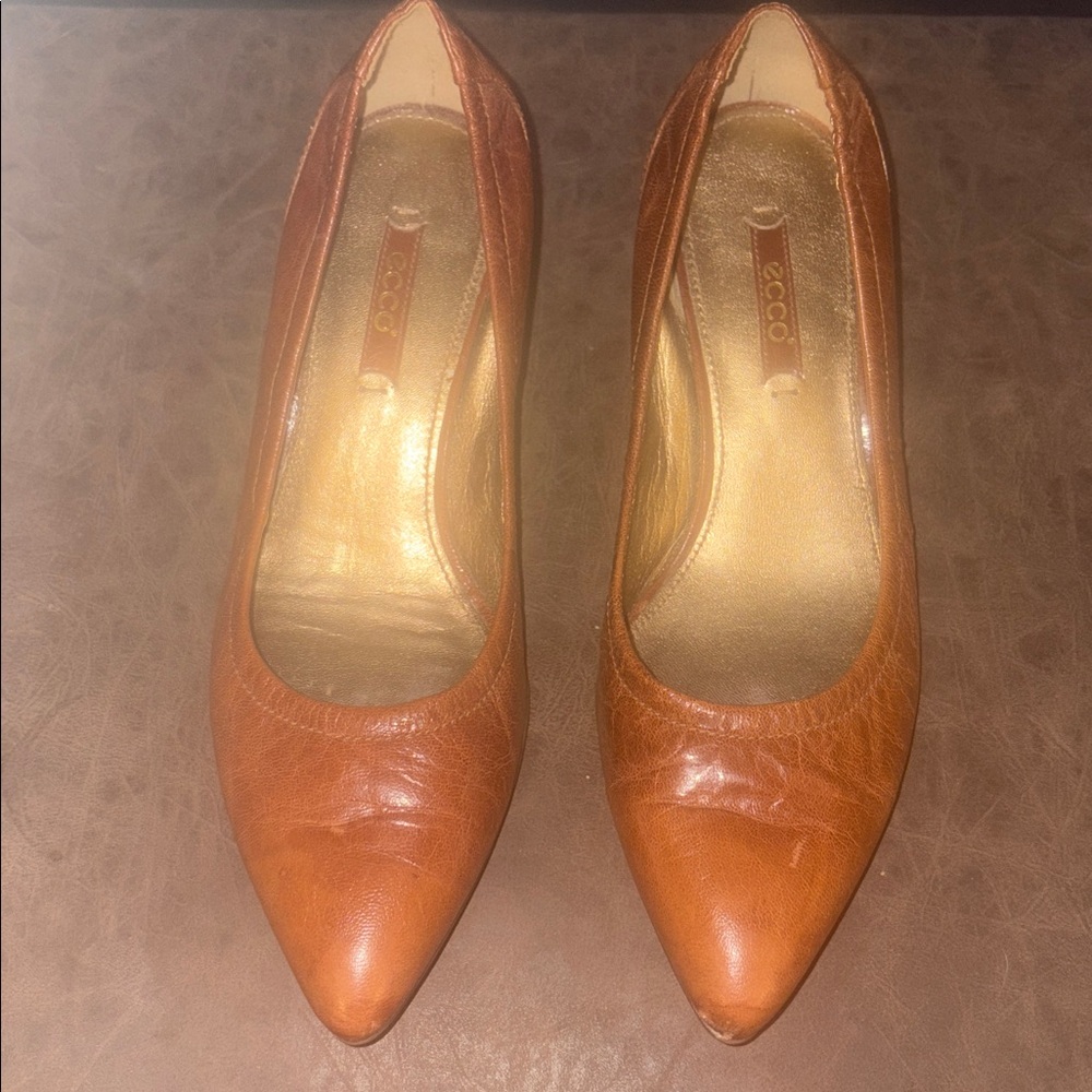 Ecco Tan Leather Kitten Heels